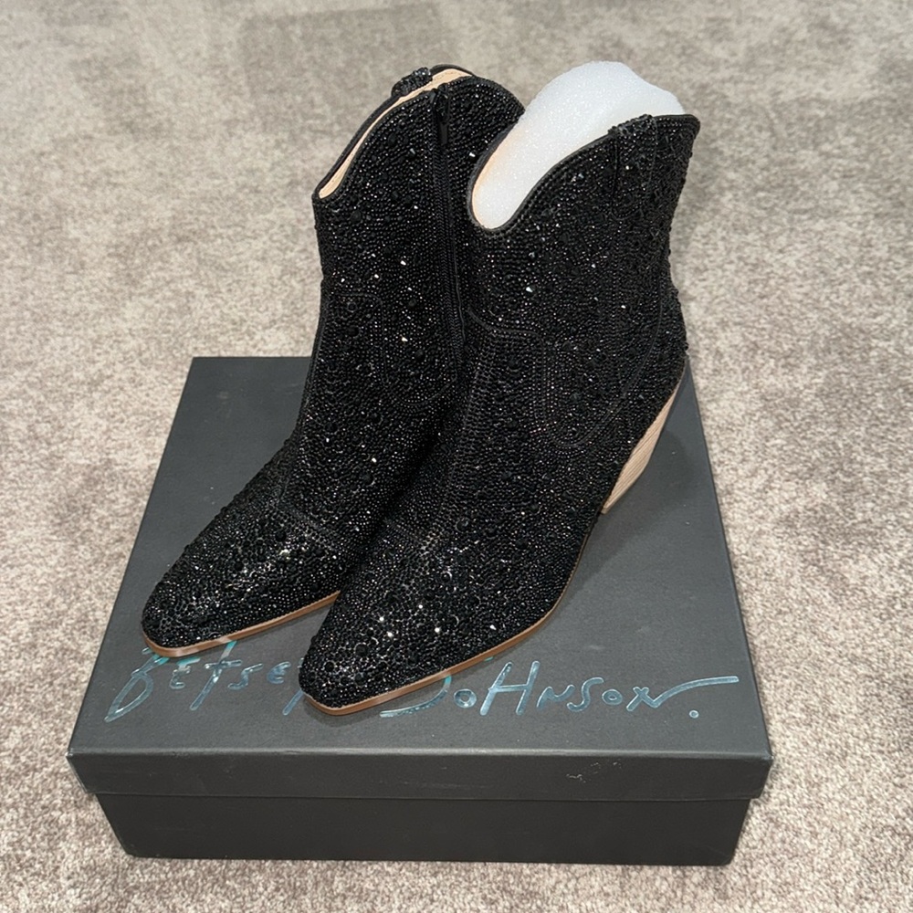 Women’s Betsey Johnson boots